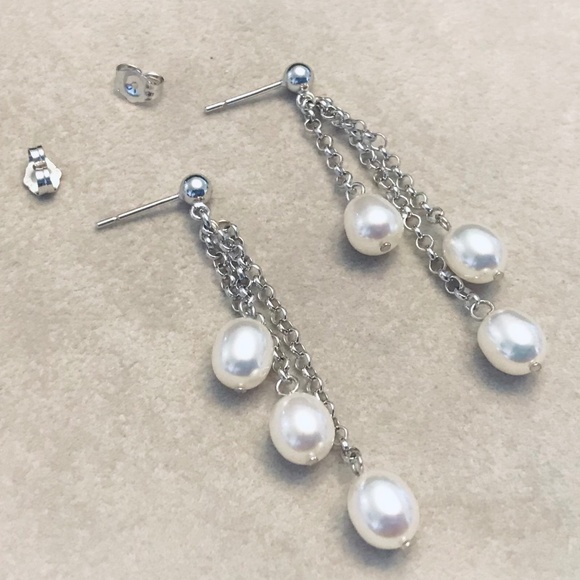 Roz Kwan Sterling Silver Freshwater Pearl Dangle Earrings - Picture 7 of 9